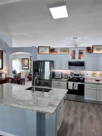 Enjoy the convenience of pull-out shelves in all base cabinets!