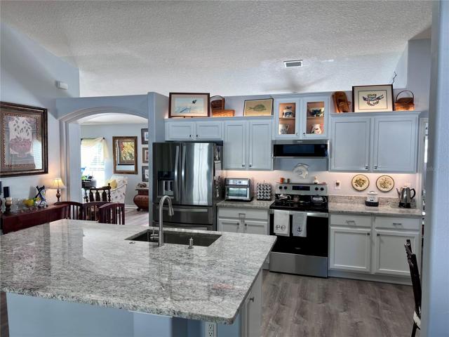 Custom cabinet lighting via remote control!