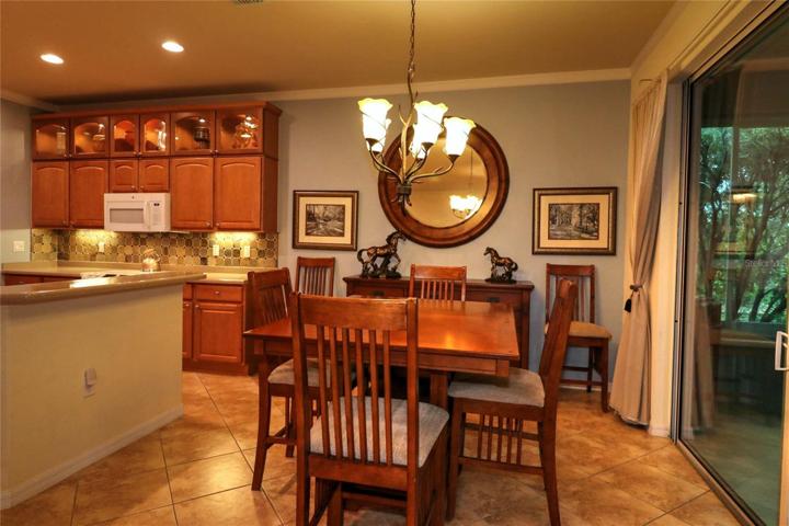 Breakfast Nook With Sliders to Lanai