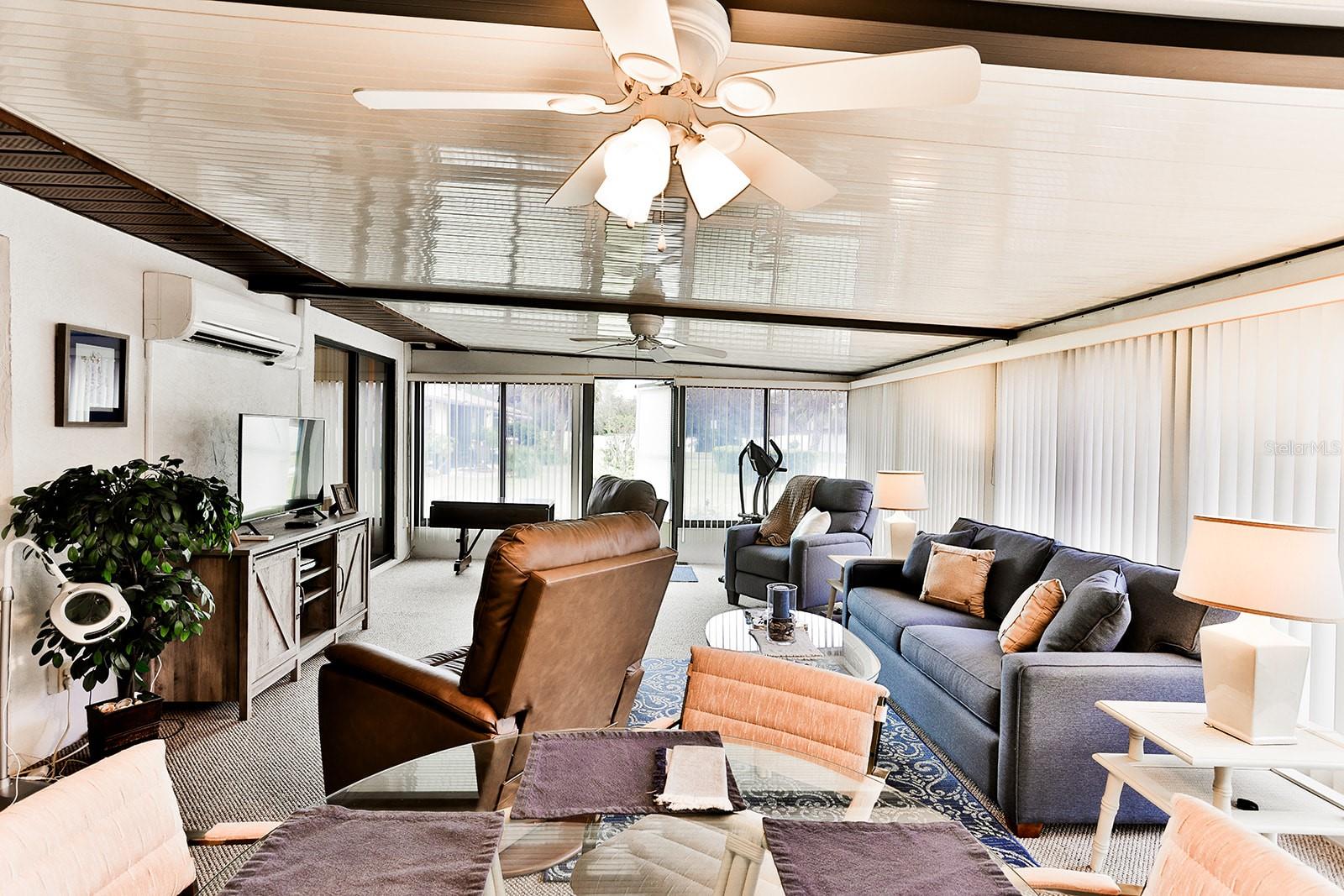 Spacious bonus room