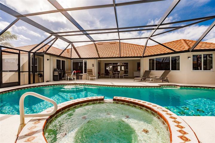 POOL & SPA