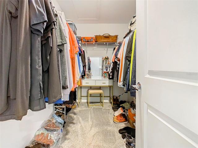 Master Bedroom Walking Closet.