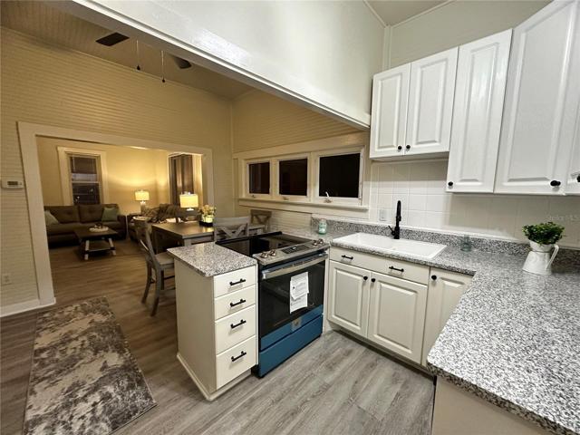 New Granite countertops, stove & dishwasher