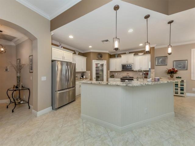 Kitchen with Bar