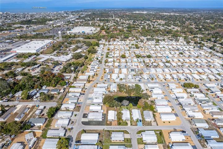 See the approx. lines of the property and the Gulf of Mexico in the backgound