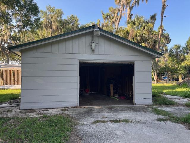 Garage/workshop