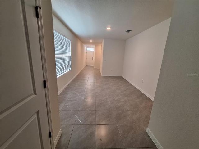 Dining toward entry
