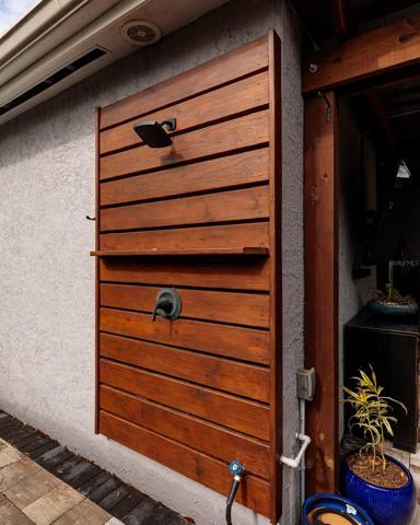 Exterior Back/Outdoor Shower