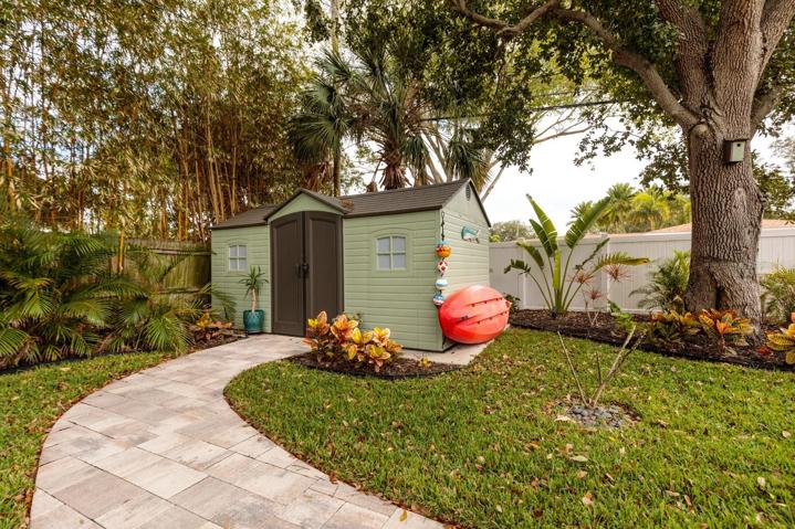 Exterior Back/Shed