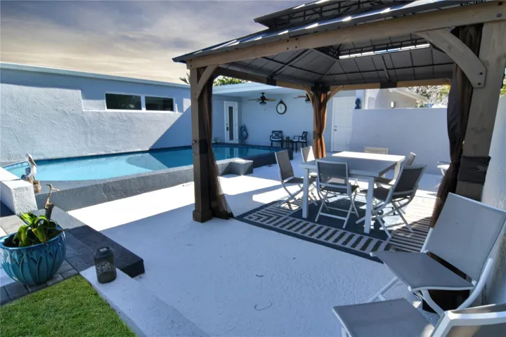Pool Gazebo for Dining