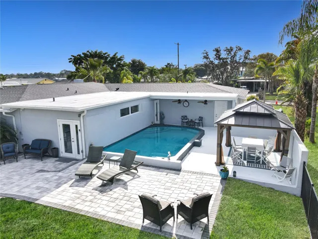 Back pool deck