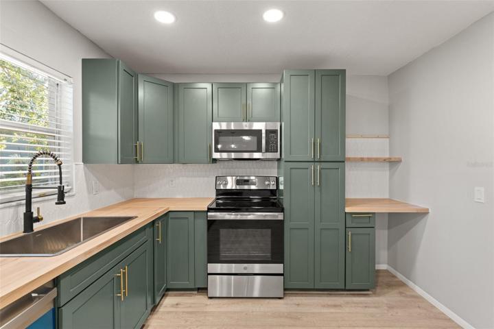 kitchen with exta cabs