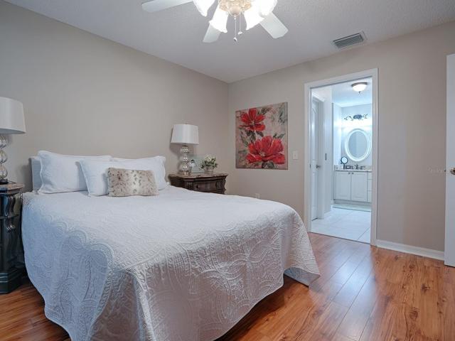 Ceiling fan with light kit
