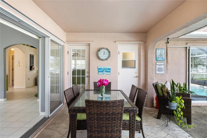 Lanai Dining Area