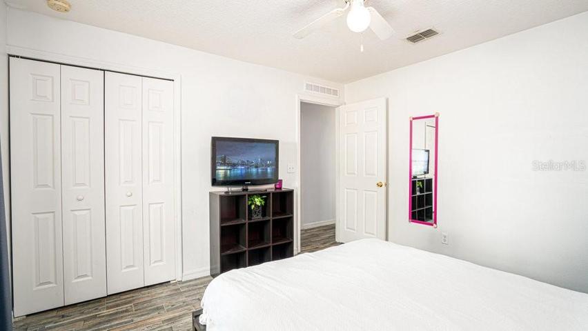 Guest bedroom 2