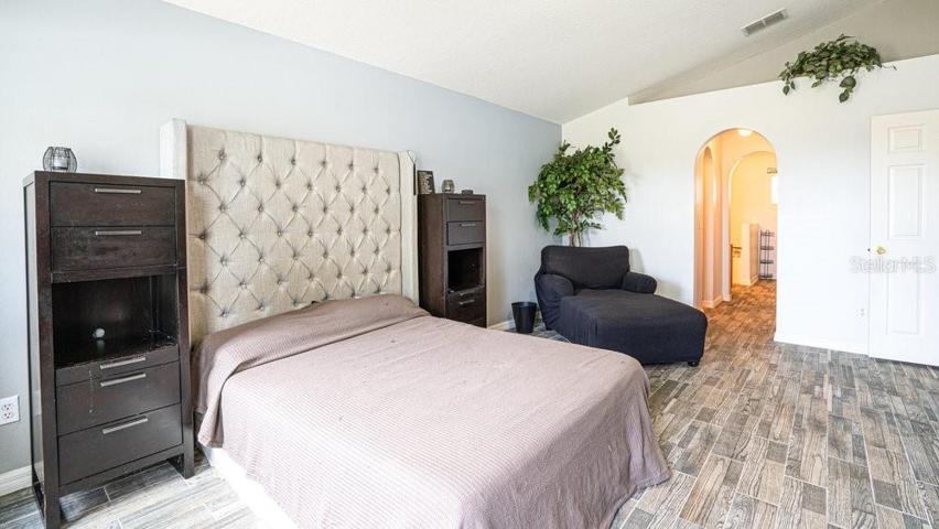 Large primary bedroom