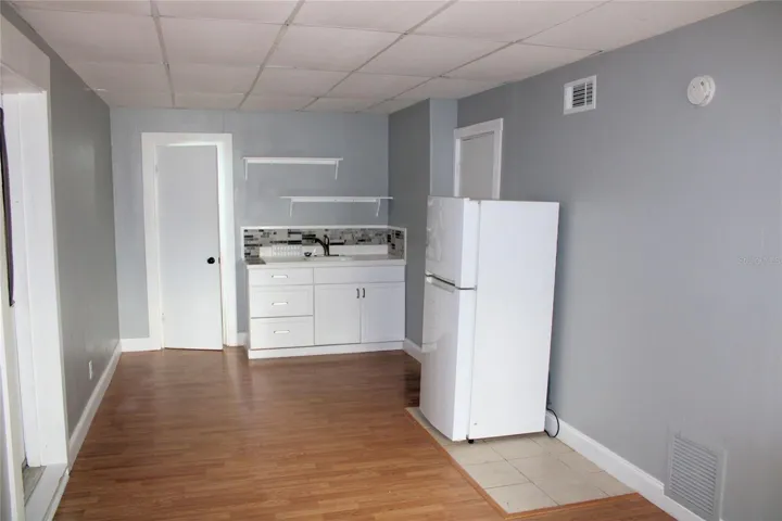 Studio suite with a full bath