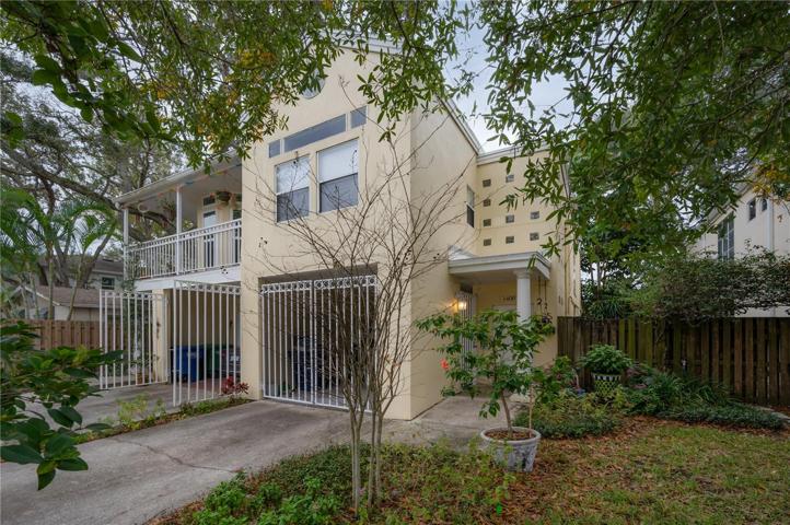 Corner townhouse with only one shared wall