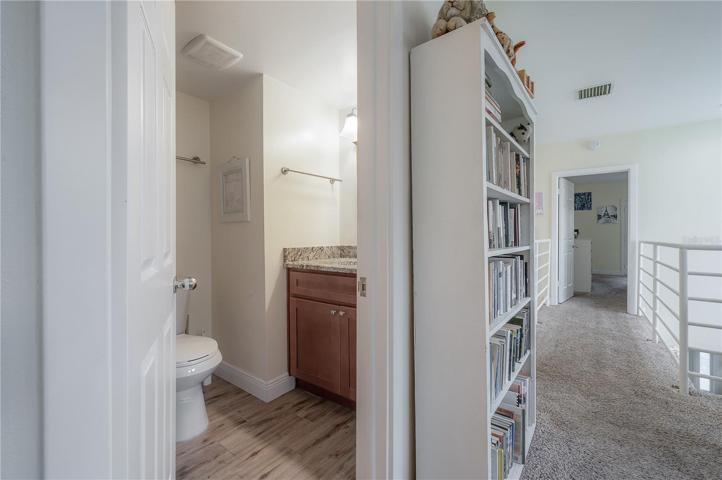 Full bath with tub/shower,granite countertop