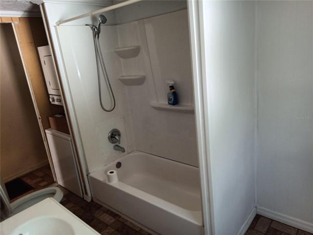 4085 bath