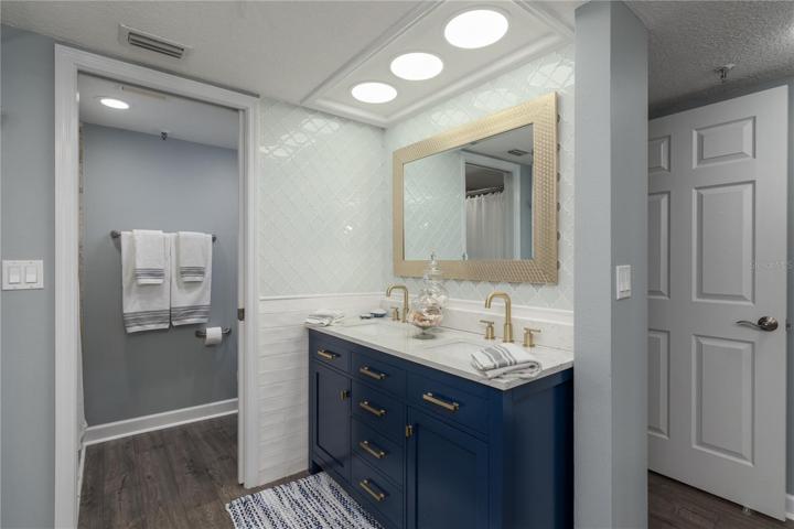 Master bath, ensuite