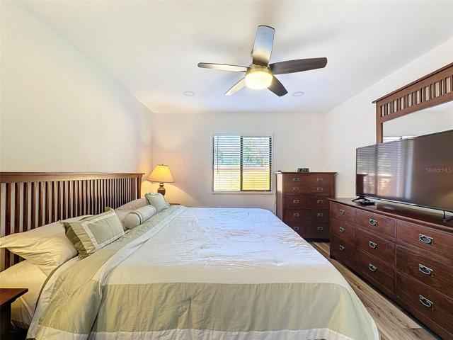 PLEANTY OF ROOM HERE