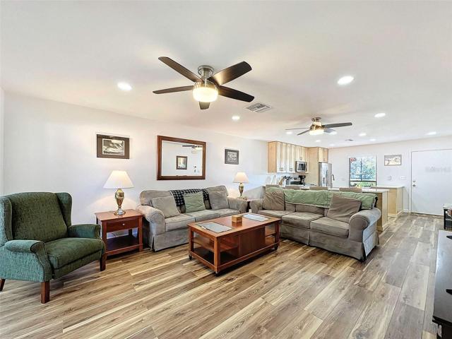 KITCHEN/LIVING AREA