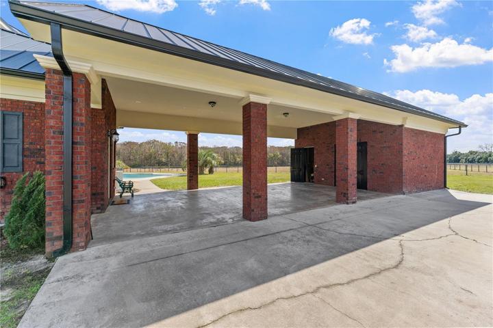 3-bay portico