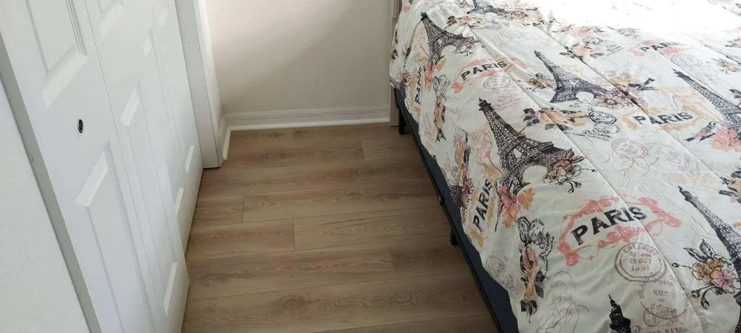 NEW LAMINATE FLOORING