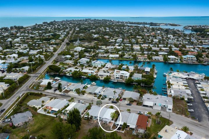 Centrally located, close to Beach and Bay