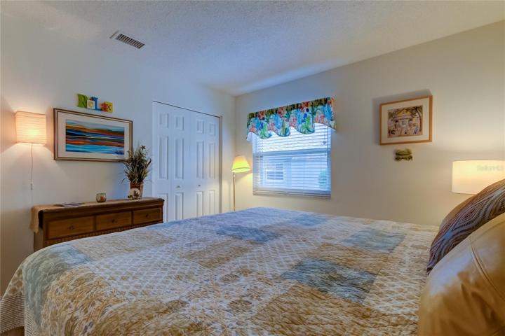 Good Sized Bedroom.. w Built Out Closet too!