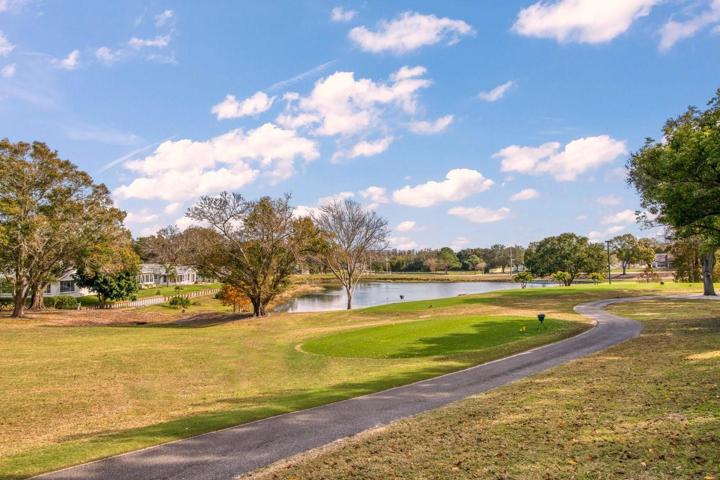 Cart path & lake view~