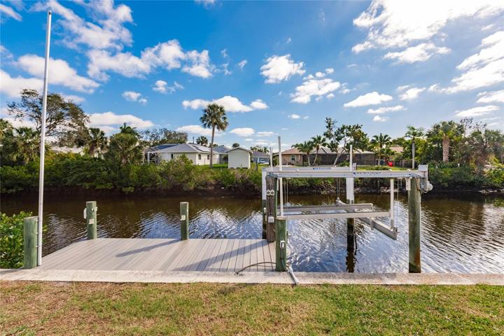DOCK & BOAT LIFT