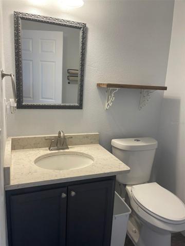1/2 Bathroom