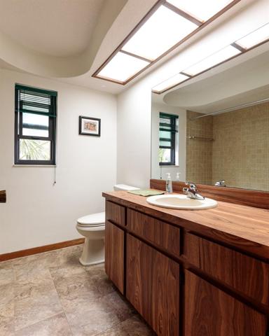 Jack & Jill bath - 2nd Bath