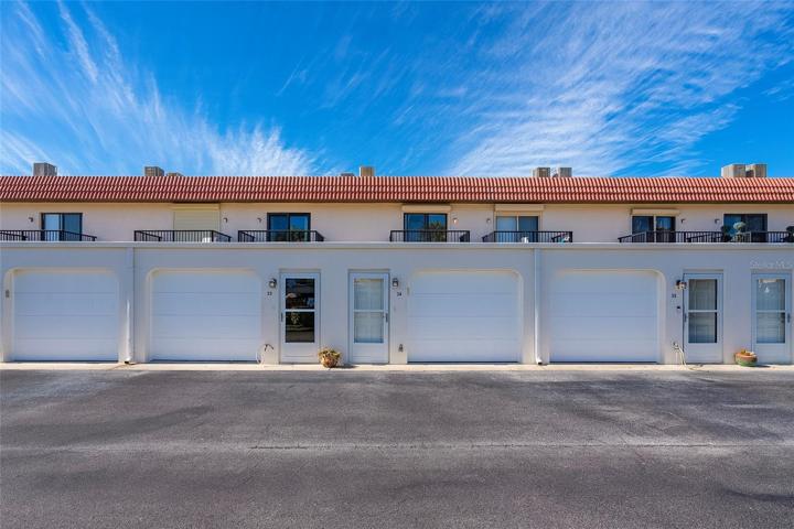 Rare 1 Car Garage