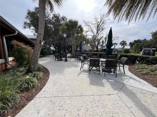 Outside seating at Tierra Del Sol Bar & Grill