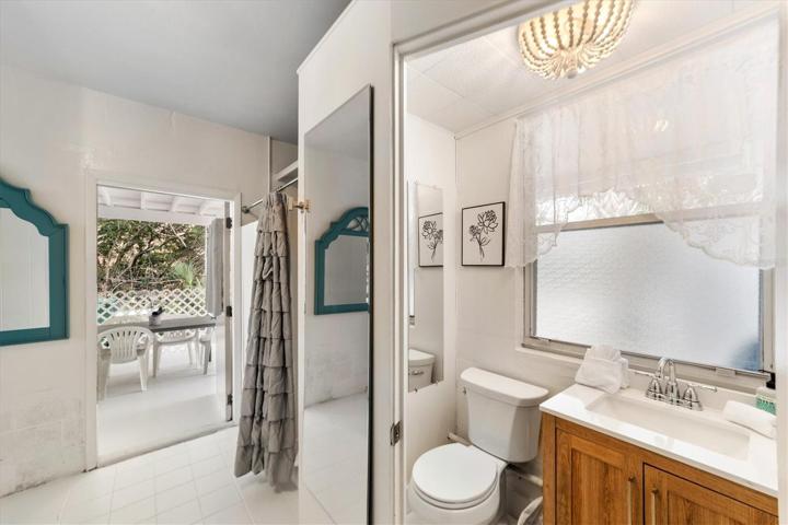 Another view of 3rd bath view access to lanai