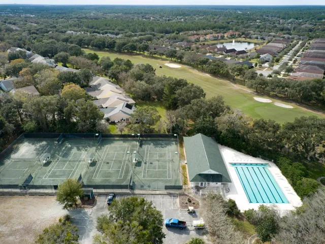 tennis/pool