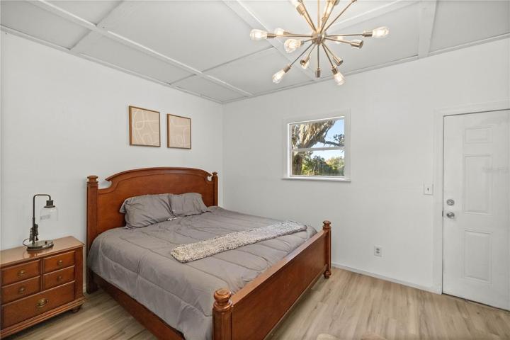 Bonus Room w/separate entrance through the carport.
