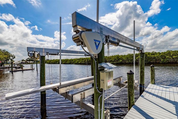 13k LB boat lift
