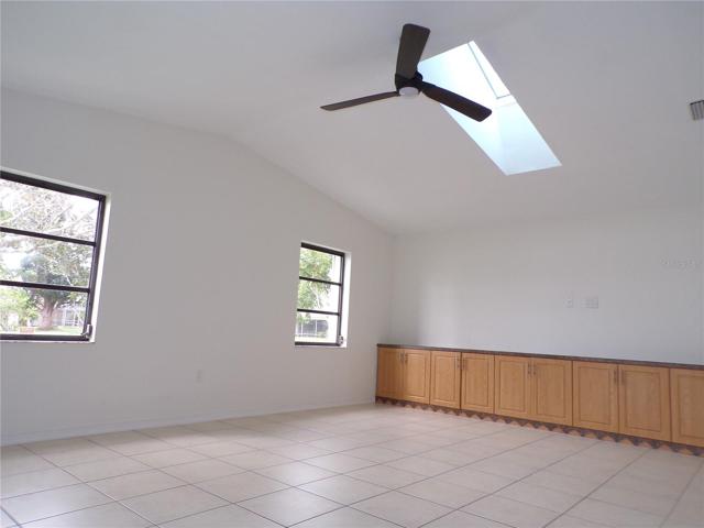 BONUS LIVING ROOM