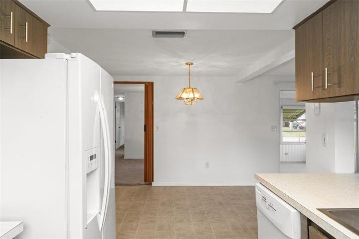 Kitchen/Dinette Area
