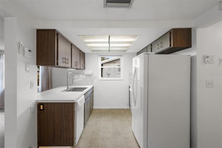 Kitchen with Breakfast Bar