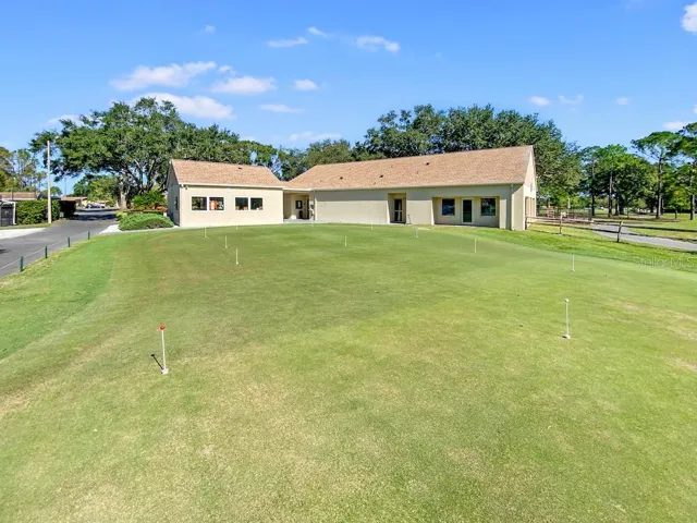 Golf building