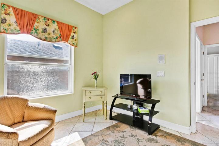 Guest Room with Murphy Bed
