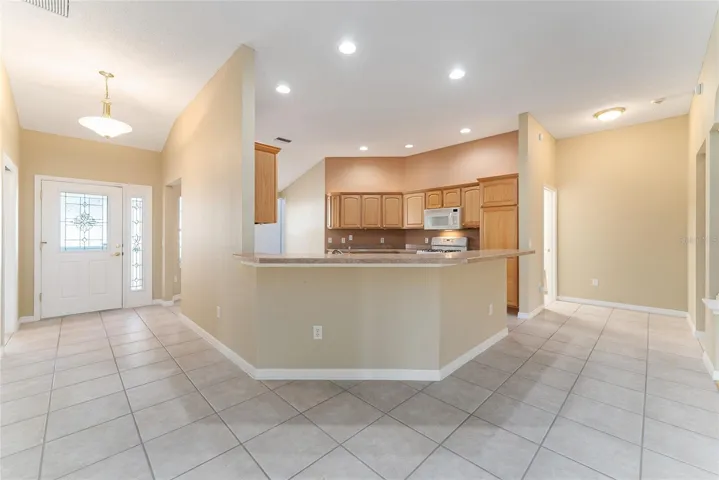 FOYER & KITCHEN