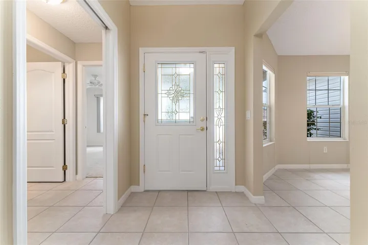 FOYER view - GUEST WING (L) & BREAKFAST NOOK (R)