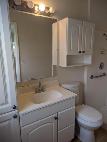 Shower stall in the master bath