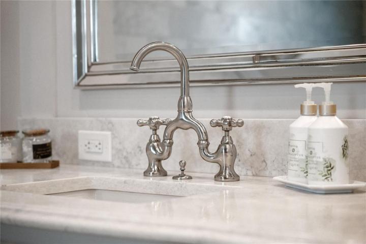 beautiful detail on the vanity faucets